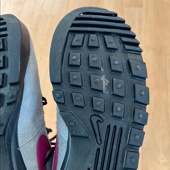 Nike Hoodland Particle Grey/Bright Magenta  size 11 - Picture 13 of 16